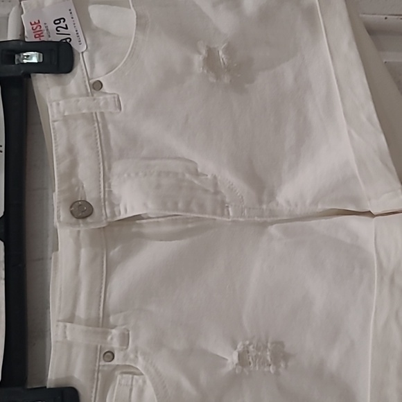 Celebrity Pink the honey white denin shorts - Picture 2 of 6